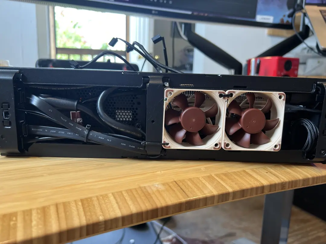 case-bottom-fans-assembled