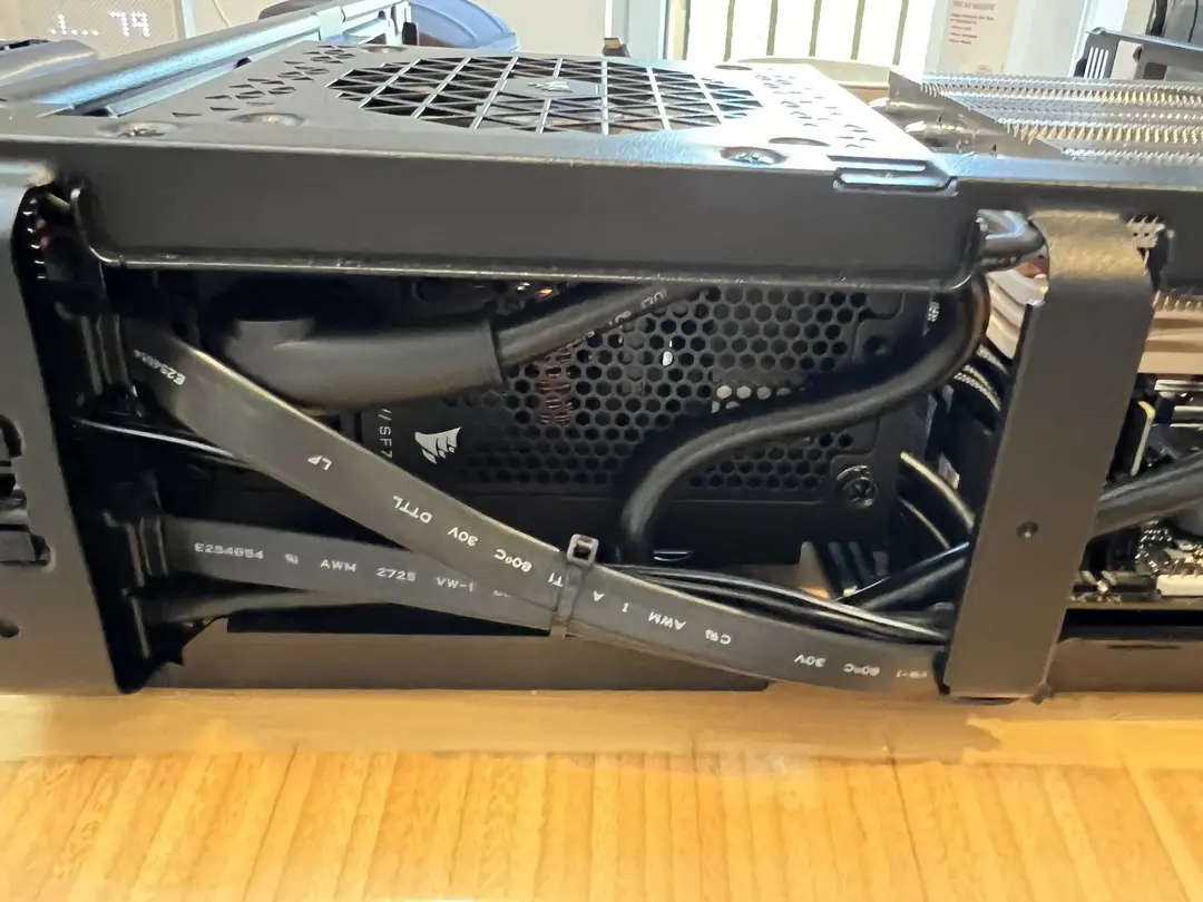 case-bottom-psu-routing
